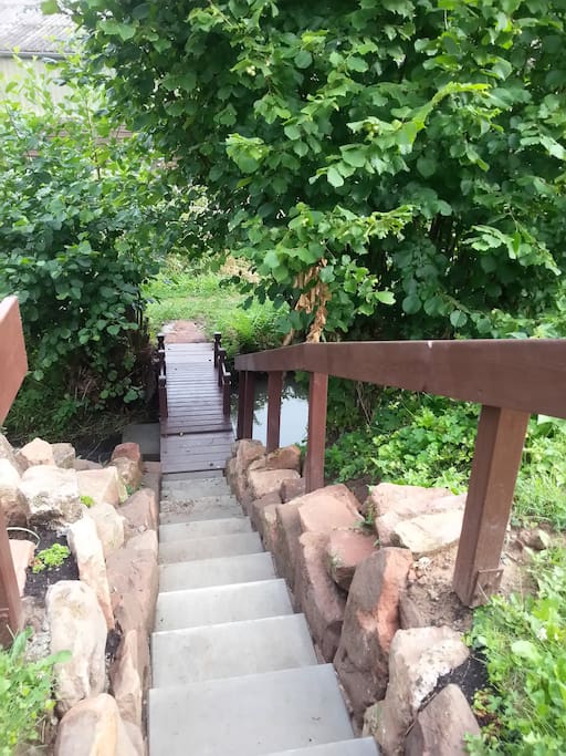 Treppe mit eigener Brücke zum Park, Freibad, Altstadt