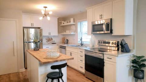 Mid Century Modern Midtown - centrally located