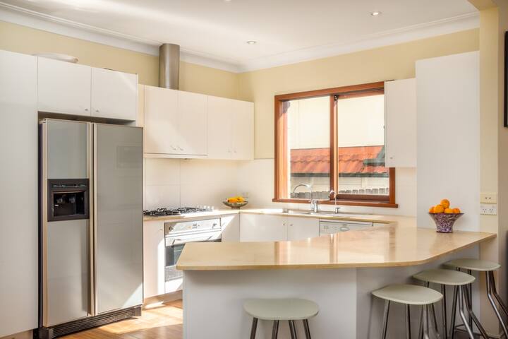 Large modern family beach house gallery image 4