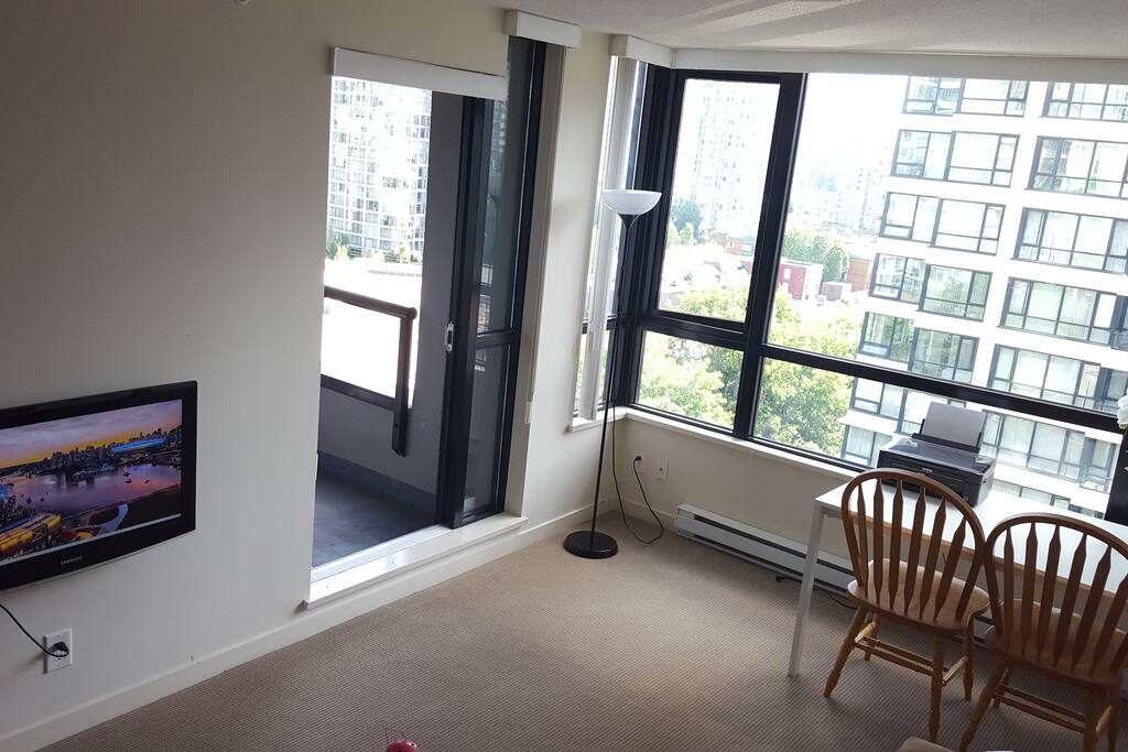 LIVING AREA/TERRACE