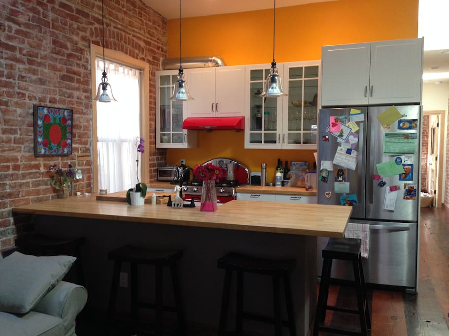 kitchen & breakfast bar with stools