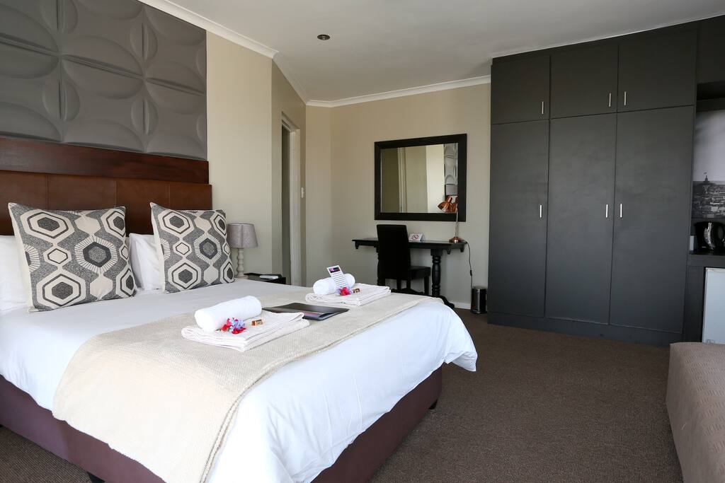 Deluxe Room 1