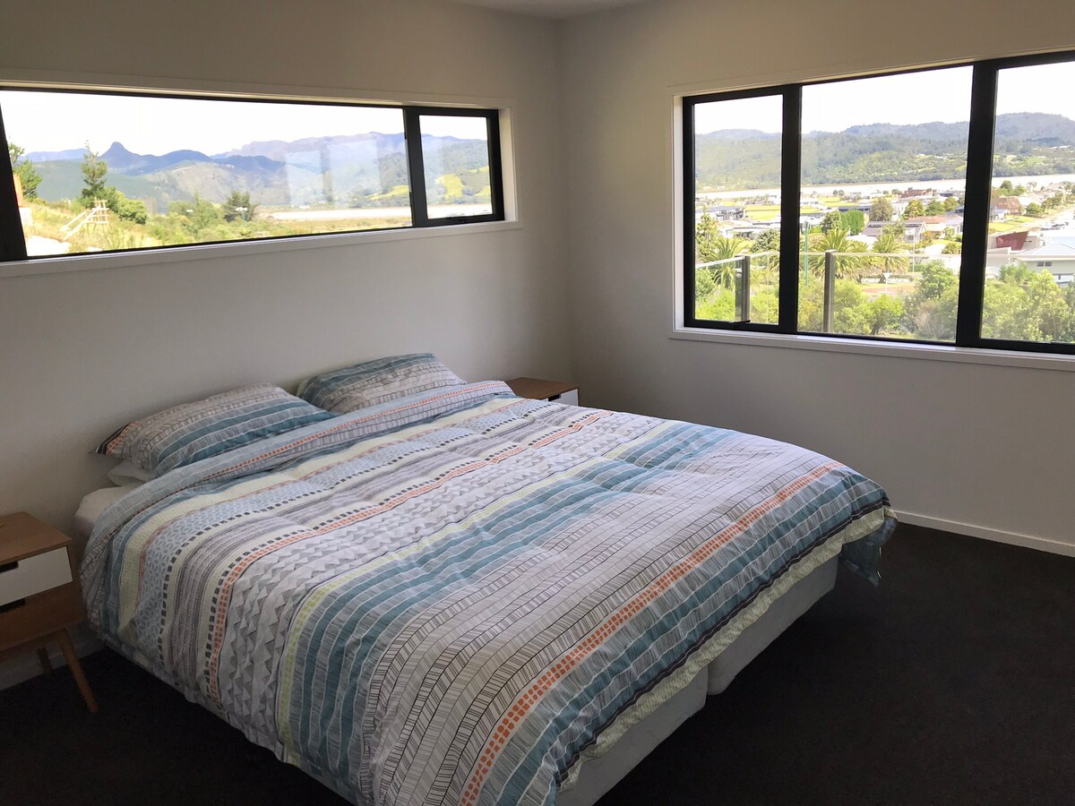 Голяма спалня