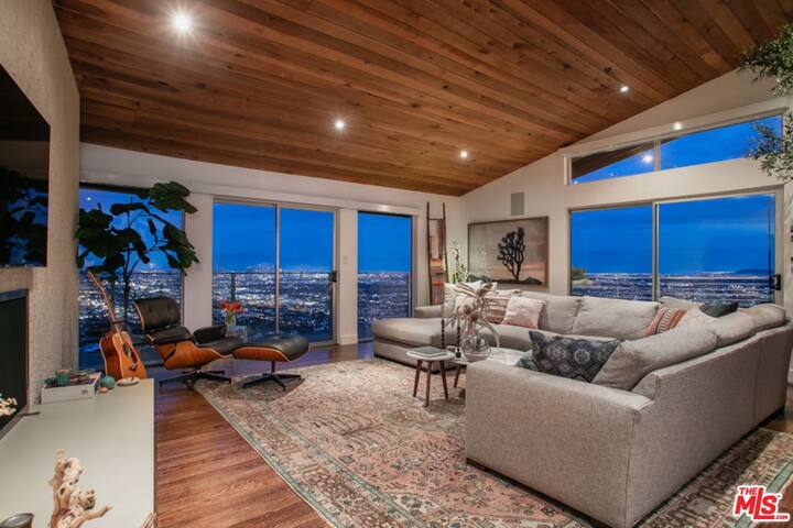 Skyline View Home w/Deck | Luxury Retreat Above LA gallery image 3