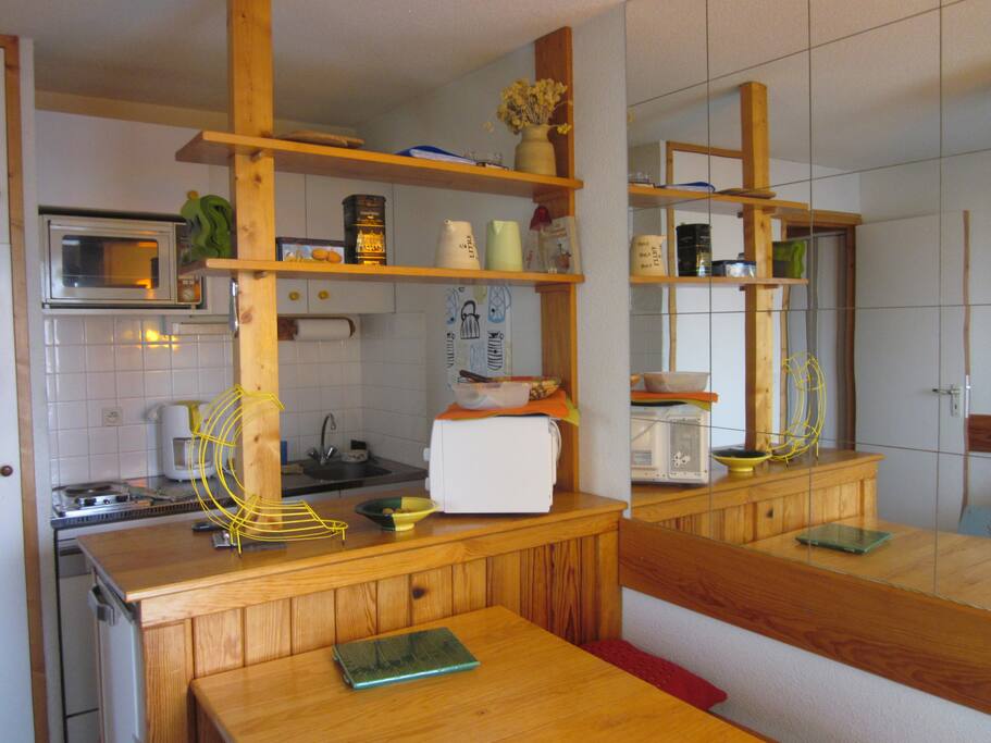Le salon-cuisine, côté cuisine