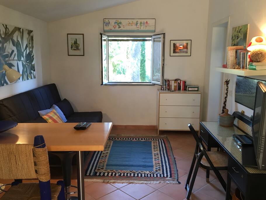 Livingroom/2nd bed