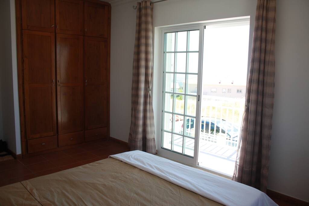 chambre parentale 1 avec accès sur le balcon