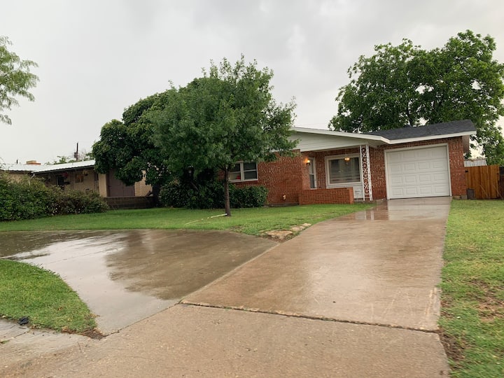 T&L 3 bedroom 2 bath across from Howard college Houses for Rent in