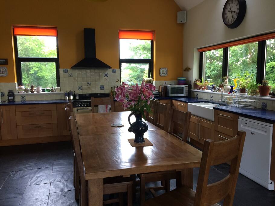 Bright kitchen with all facilities to cook your own meal