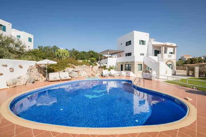 Luxury villa near Beach, with Private Pool & Views gallery image 2