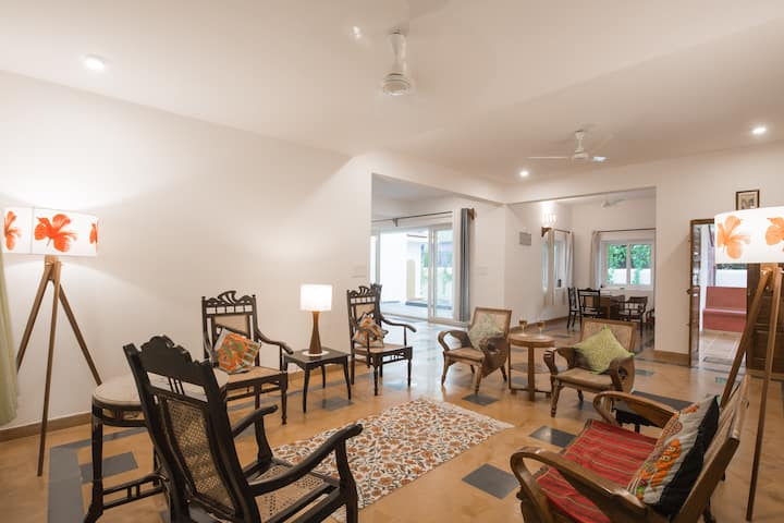 Living room image 4