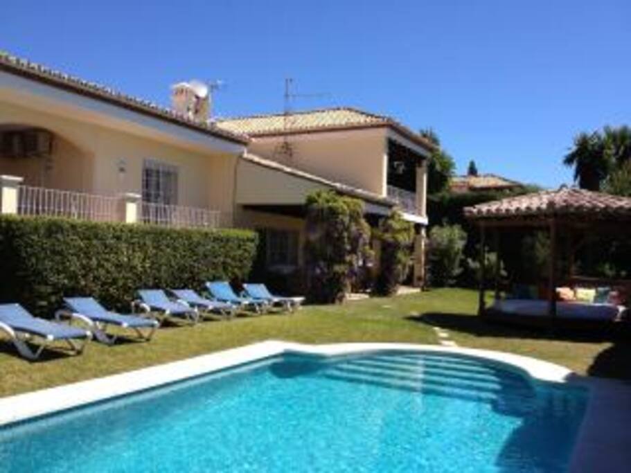 Large pool with graduated steps