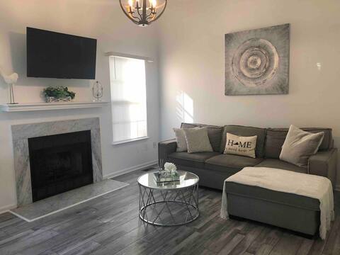 Entire House|5 BDRMS|3.5 BATHS|Near DC|Sleeps 14