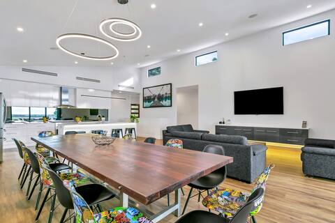 "Platinum on Washpool" Luxury Riverfront Property