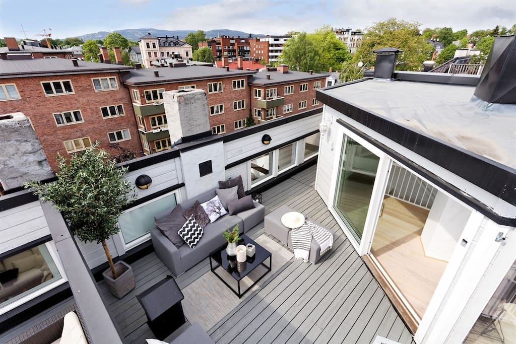 Private rooftop terrace with bbq and sun all day