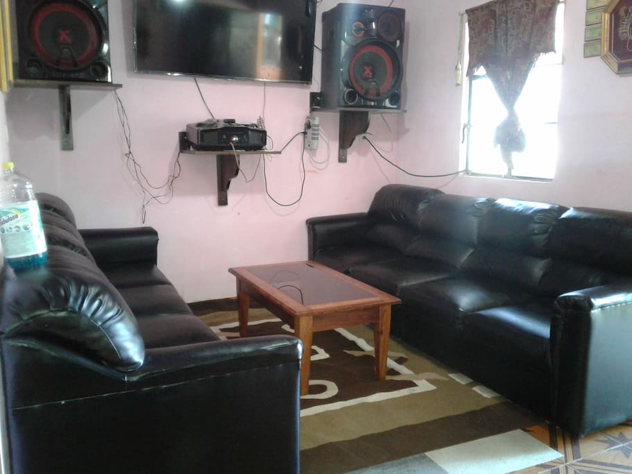 Sala de descanso. .A la orden de los huéspedes.