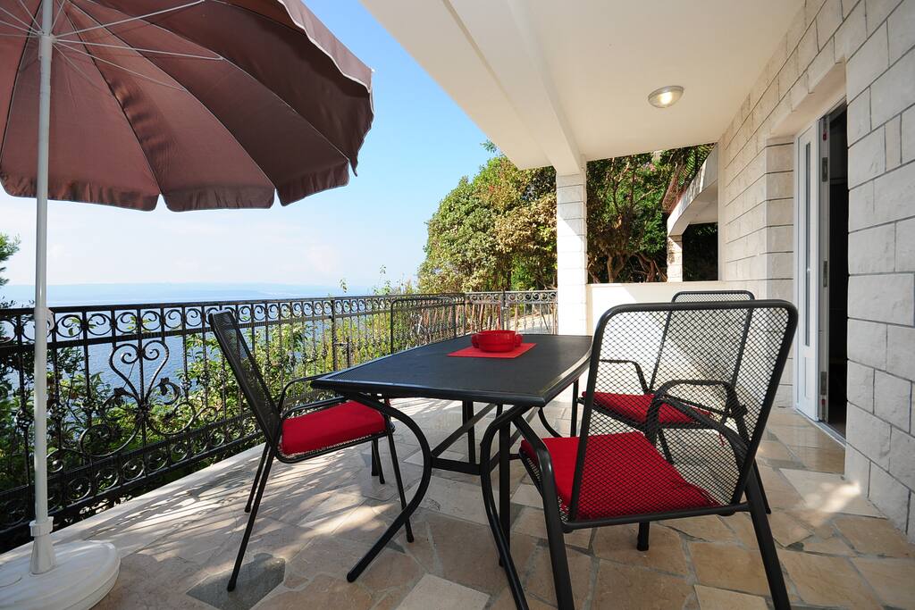Large dining table at the terrace