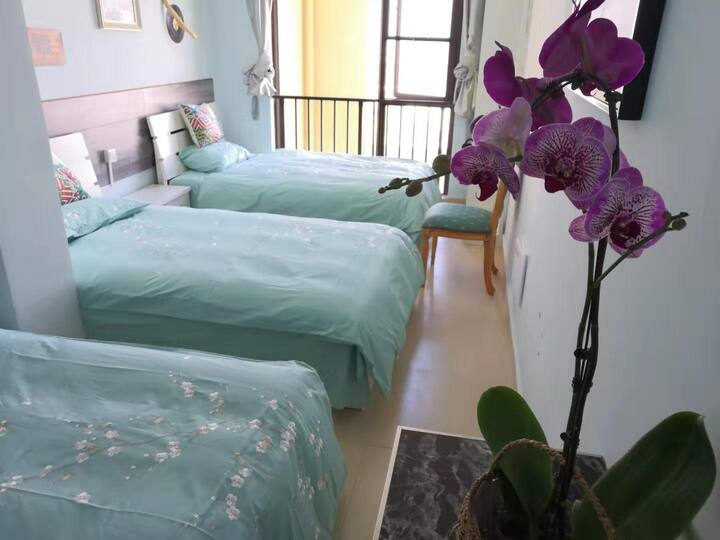 Airbnb爱彼迎 花阑 雅士商旅大床房 近高铁南站 大学城 电影城 轻奢简约 吃喝玩乐一应俱全