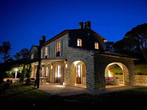 Spacious country villa, stunning infinity pool