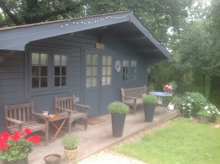 Cosy Cabin in Partridge Green,Sussex Cabins for Rent in Partridge