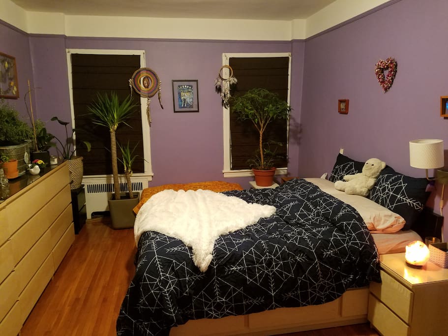Butterfly bedroom, also sunny and spacious