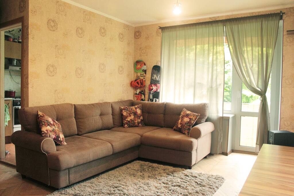 Room (Комната)