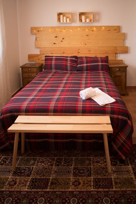 Dormitorio matrimonio cama 1,50 baño privado