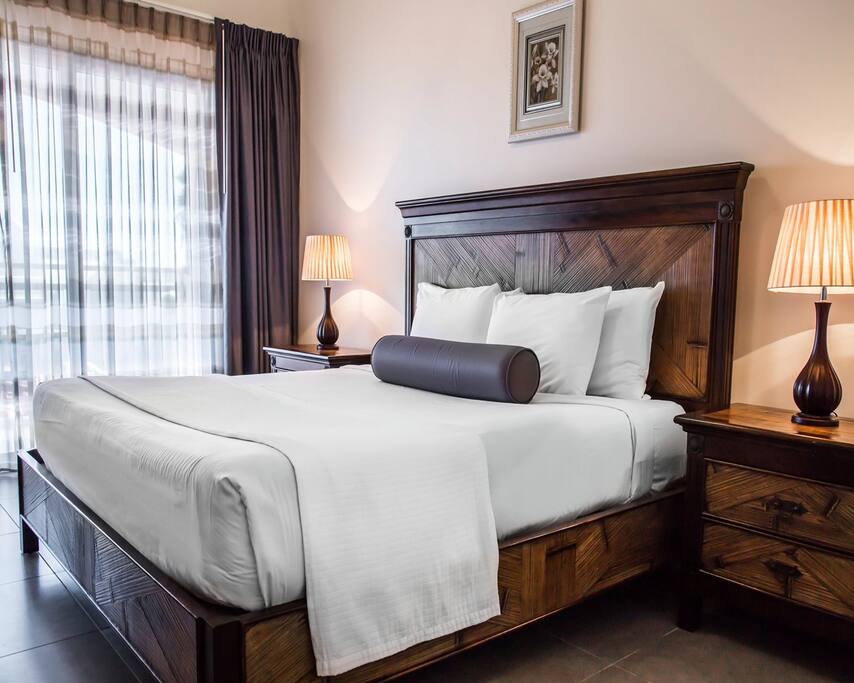 King size beds.