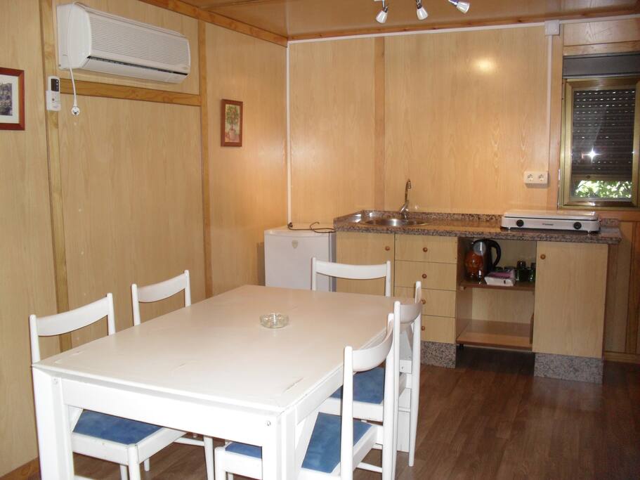 Salon-comedor Bungalow 4 personas