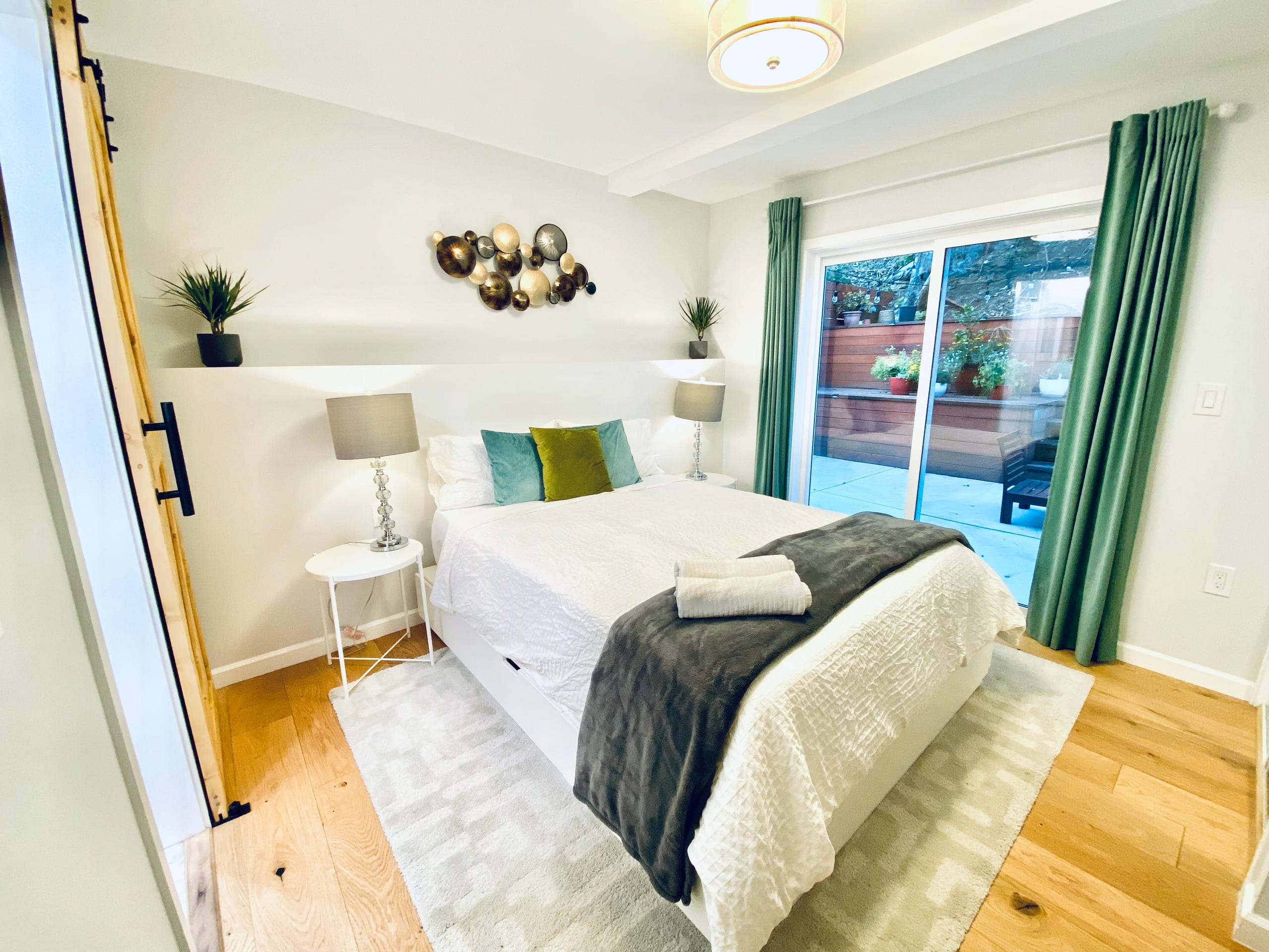 Home in San Francisco · ★4.88 · 2 bedrooms · 2 beds · 2 baths - Image 1