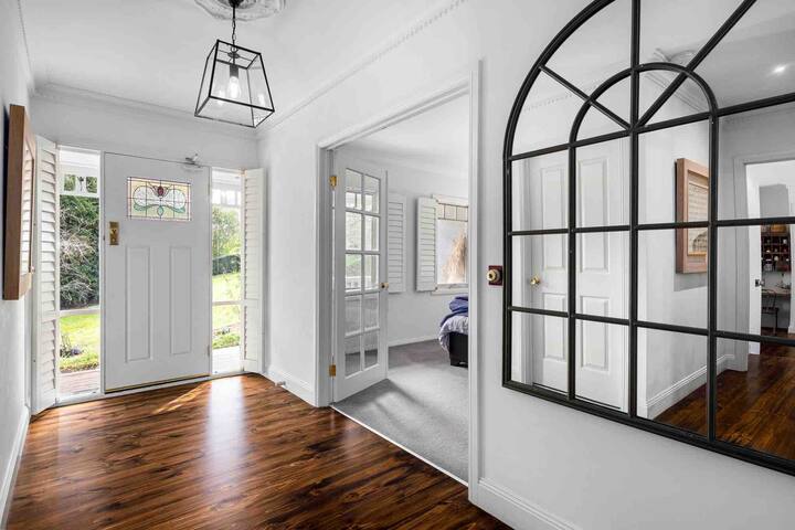 Kotor House. Walk to shops and beach! gallery image 3