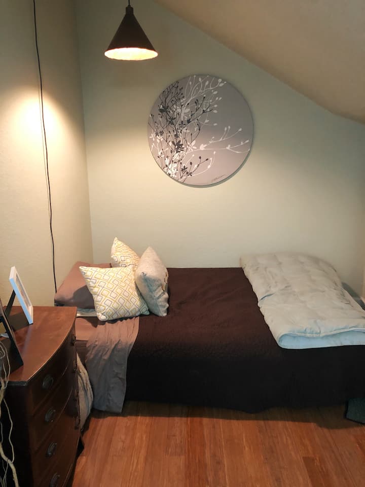 Loft office/bedroom 2
