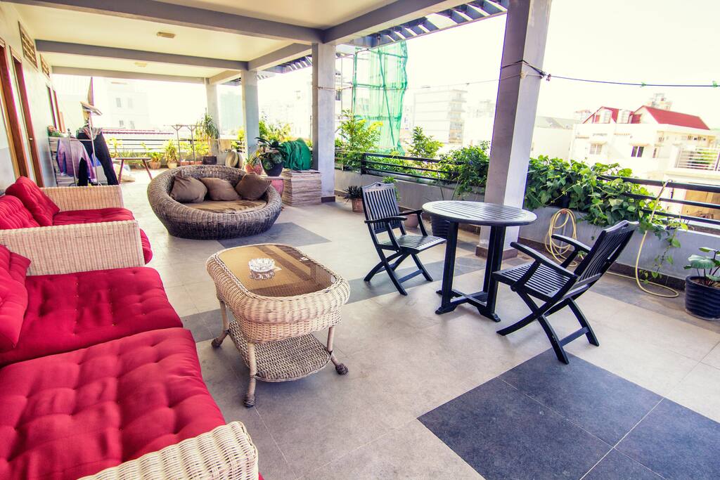 Large upstairs terrace
