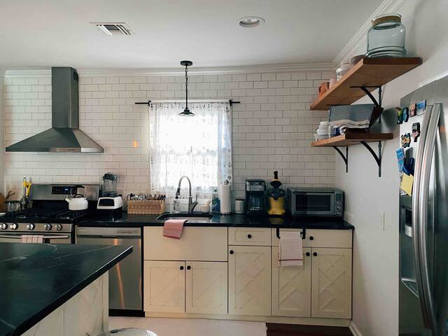 Taste the Culture of the Ironbound gallery image 5