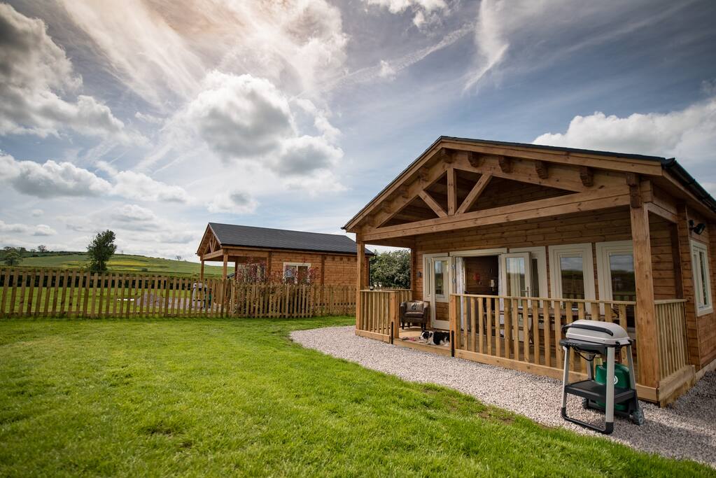 'Willow' at West View Farm Lodges Cabins for Rent in Leicestershire