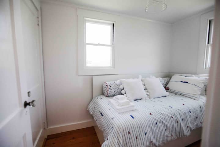 Bunkhouse: Bedroom 2 - Single Bed with trundle (trundle is only appropriate for a small child as room is narrow)