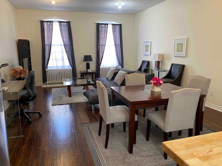 Downtown Belleville large River view apartment Apartments for Rent in