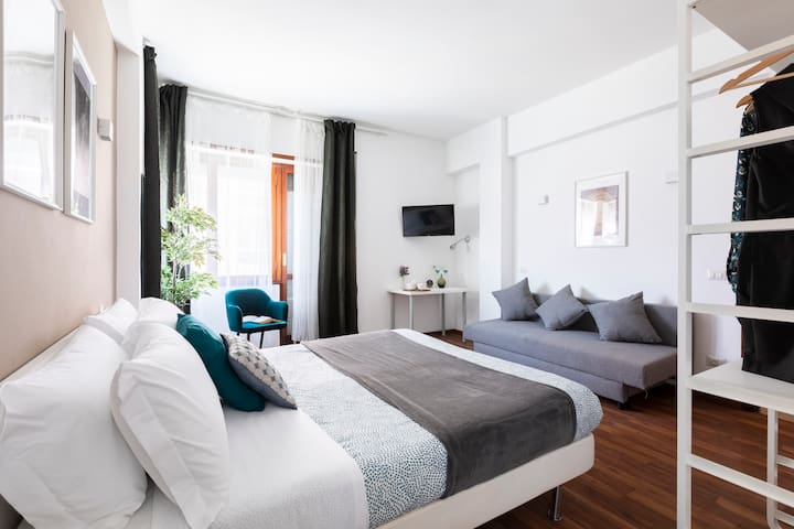 Momo Central Rome 3 gallery image 2