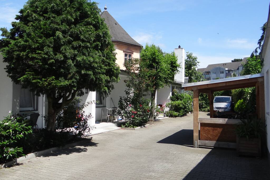 Die Hofeinfahrt zum Appartement