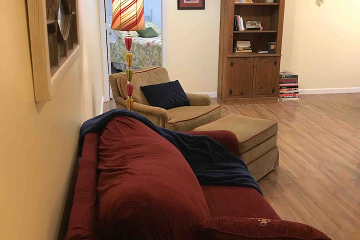 Downstairs Private Retreat In East Tennessee - Tellico Reservoir, TN
