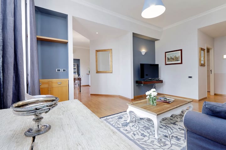 Colosseum panoramic elegant apartment for 6 gallery image 2