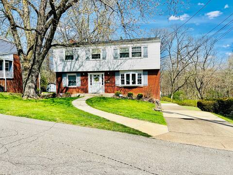 5 bedroom home with stocked gameroom close to city