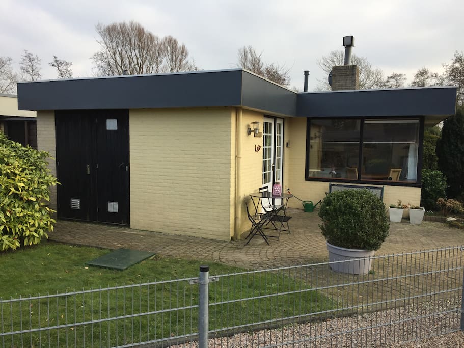 op ruime kavel (300 m2)