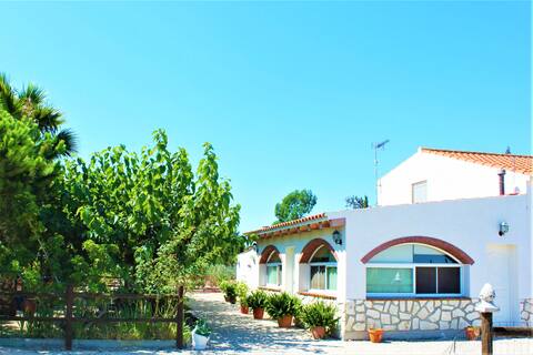 "Delta Villa" 10000m, pool, barbecue and lagoon