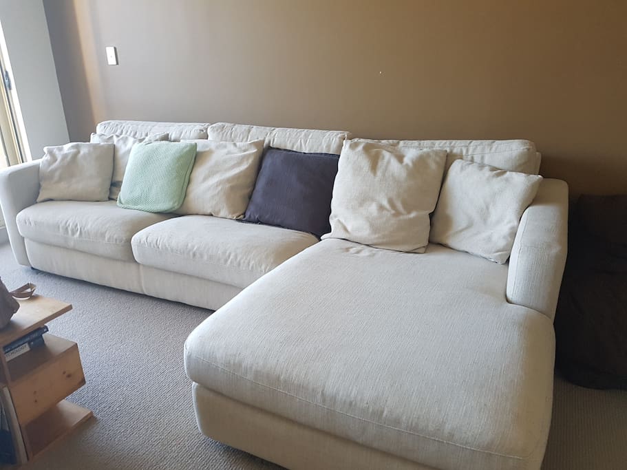 Large, contemporary 2.5 seater family sofa