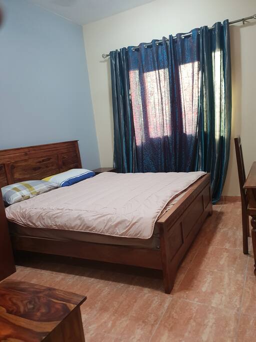 Big Comfortable Queen Size Bed