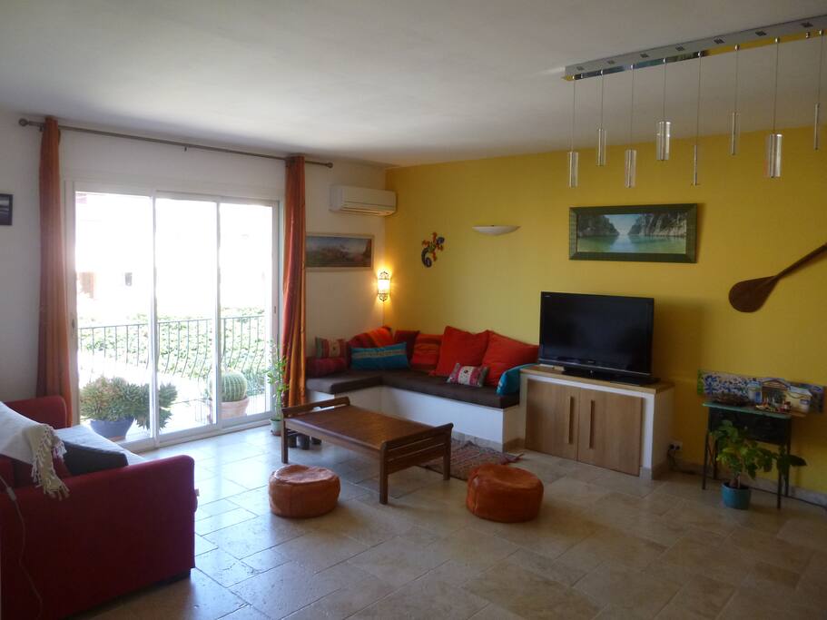 Séjour ouvrant sur balcon vue mer