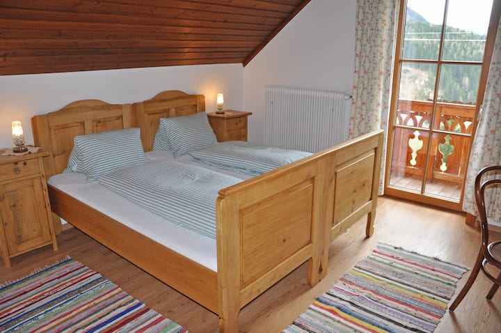 Spálňa 1 s balkónom