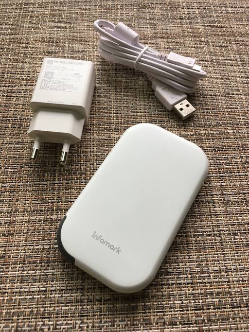 KT Olleh egg & supplied charger. 300mb day limit - no video use