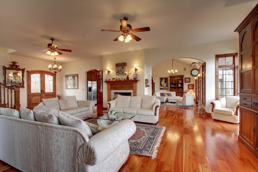 Affordable LUXURY Waterfront Mansion! SPECIAL!!! Houses for Rent in